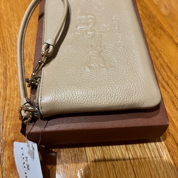 COACH Wristlet Genuine New w/ tags and box. - Picture 2 of 9